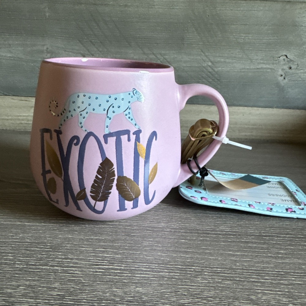 NWT-Exotic MUG Luggage Tag Leopard Cheetah Ceramic Blue Cat On Pink Gold‎ Accent